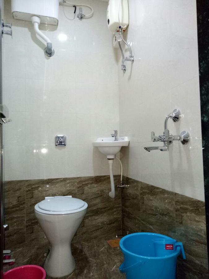 Classic Dormitory Bombay Esterno foto