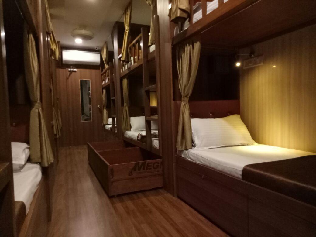 Classic Dormitory Bombay Esterno foto