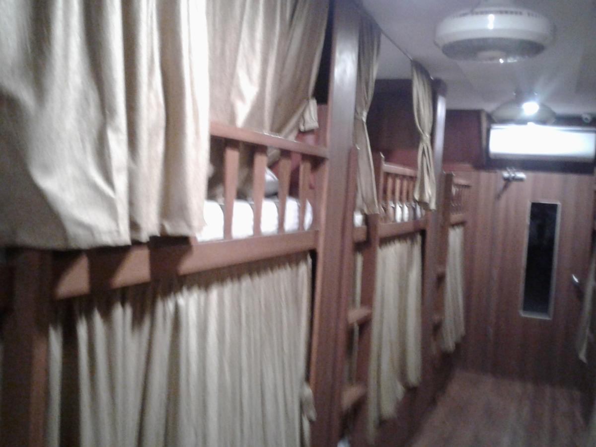 Classic Dormitory Bombay Esterno foto