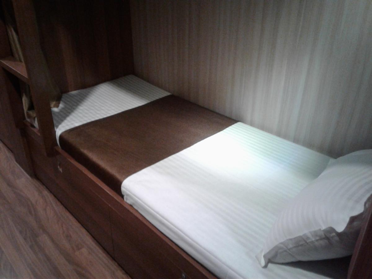 Classic Dormitory Bombay Esterno foto